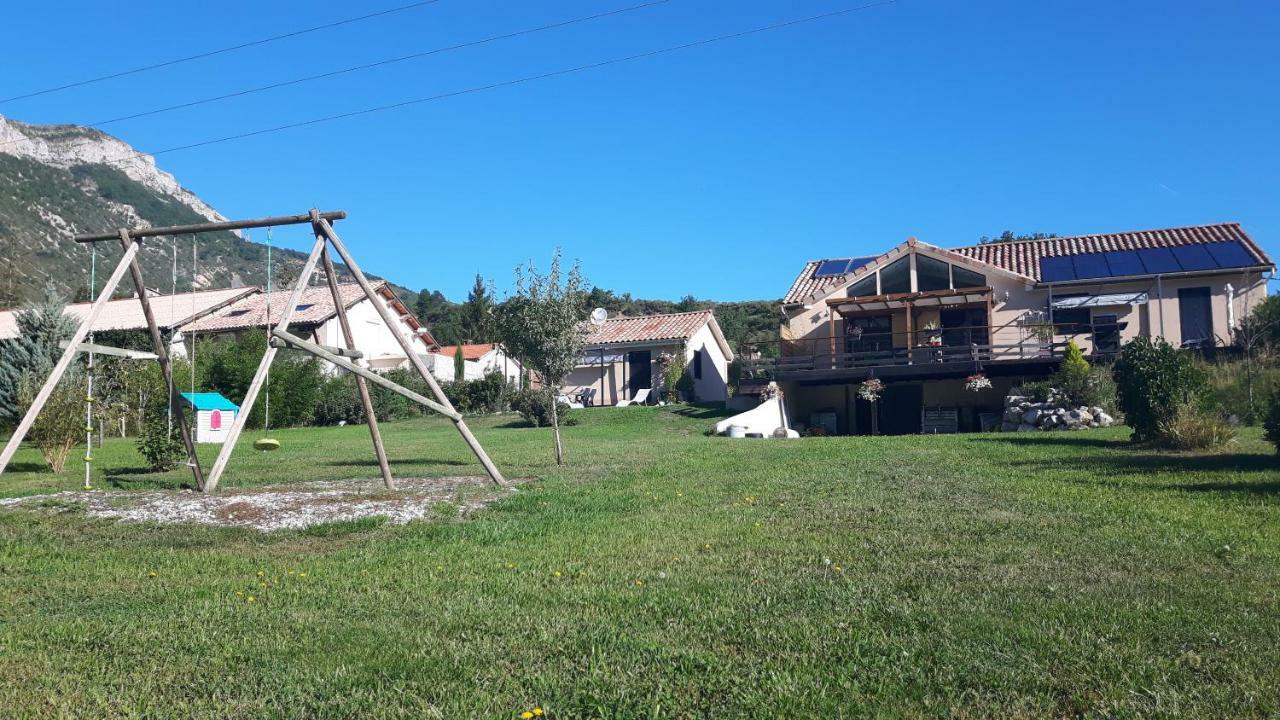 La Petite Maison 05 Trescléoux Buitenkant foto